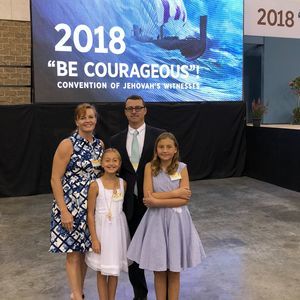 Meet your Posher, Deanja